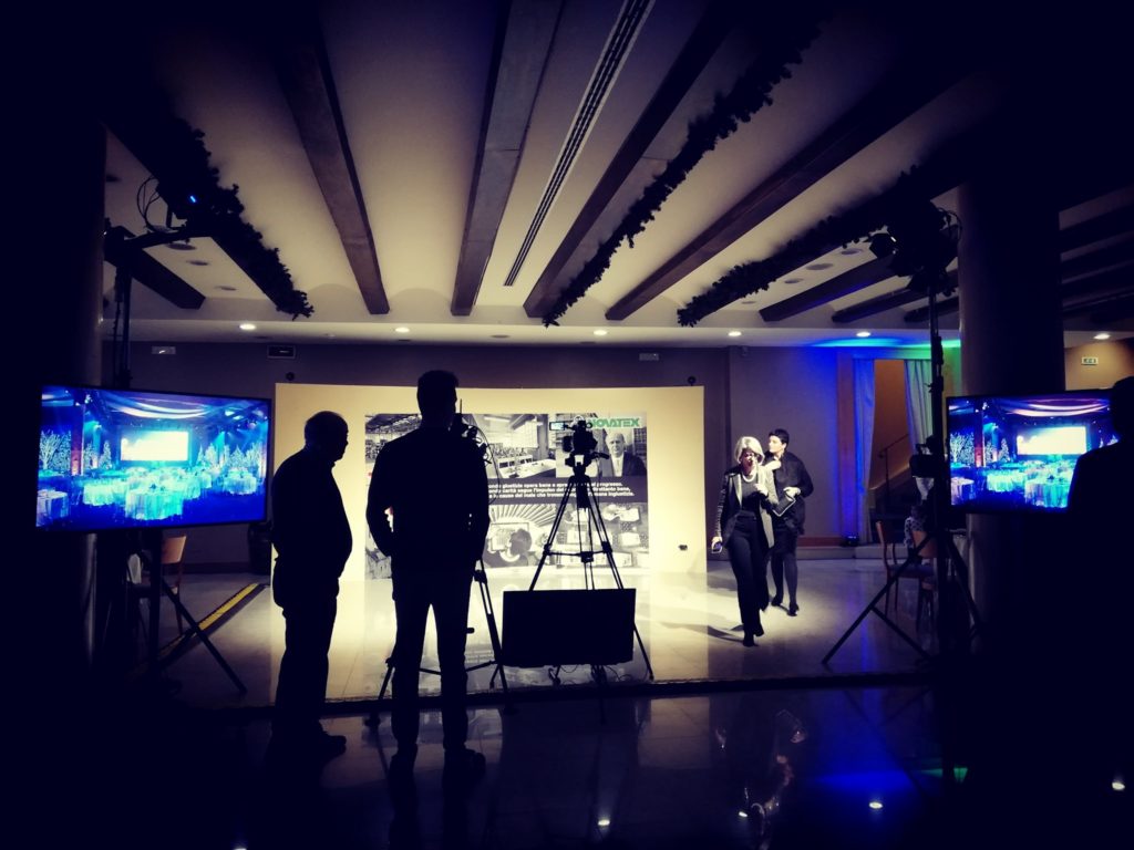 Riprese video e proiezioni per un evento in sala